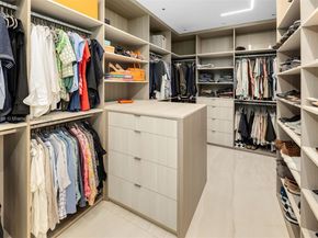 7150 W Lago Dr, Coral Gables FL 33143