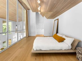 7150 W Lago Dr, Coral Gables FL 33143