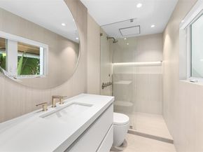 7150 W Lago Dr, Coral Gables FL 33143