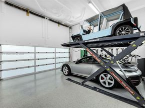 7150 W Lago Dr, Coral Gables FL 33143