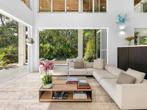 7150 W Lago Dr, Coral Gables FL 33143