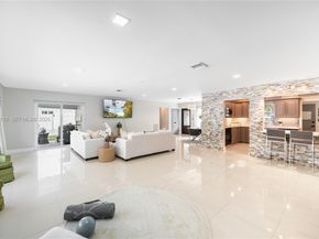 2121 NE 62nd St, Fort Lauderdale FL 33308