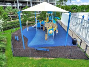 15051 Royal Oaks Ln 1605, North Miami FL 33181