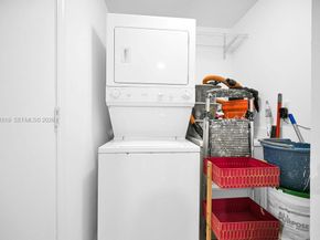 15051 Royal Oaks Ln 1605, North Miami FL 33181