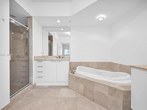 15051 Royal Oaks Ln 1605, North Miami FL 33181
