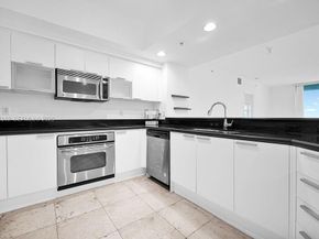 15051 Royal Oaks Ln 1605, North Miami FL 33181