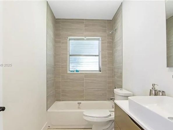 9380 SW 179th Ter, Palmetto Bay FL 33157