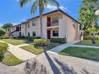 9280 Vista Del Lago