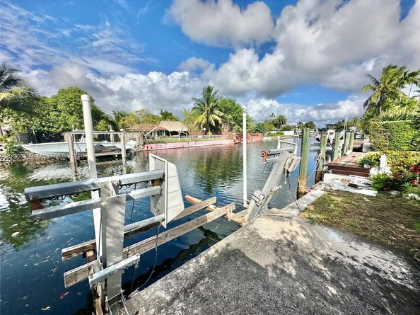 1825 Keystone Blvd, North Miami FL 33181