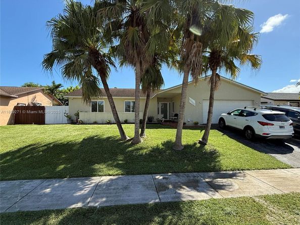 13060 SW 263rd Ter, Homestead FL 33032