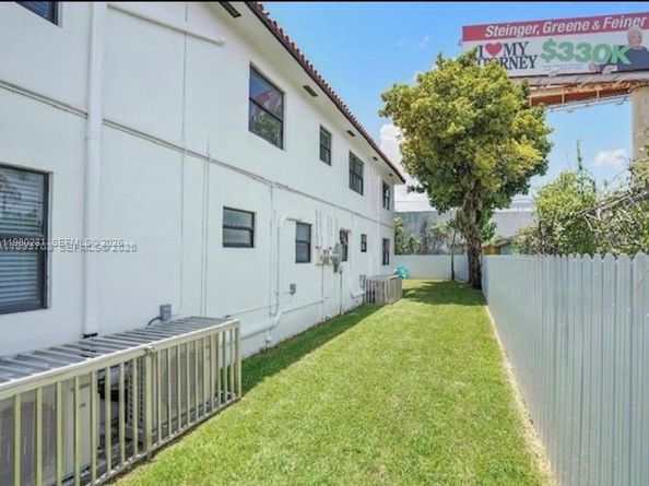 584 NW 30th St, Miami FL 33127