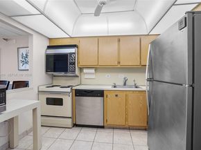 20515 E Country Club Dr 849, Aventura FL 33180