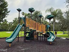 5110 Eucalyptus Dr 3, Hollywood FL 33021