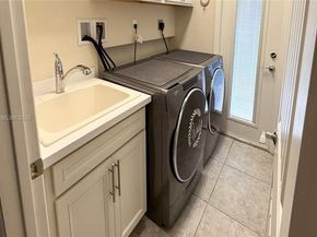 5110 Eucalyptus Dr 3, Hollywood FL 33021