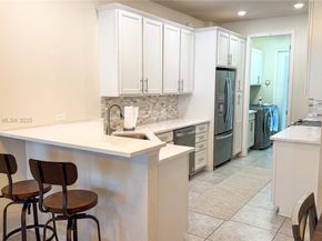 5110 Eucalyptus Dr 3, Hollywood FL 33021