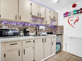 911 E 9th Pl, Hialeah FL 33010