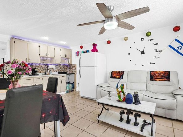 911 E 9th Pl, Hialeah FL 33010