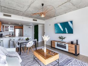 3250 NE 1st Ave 913, Miami FL 33137