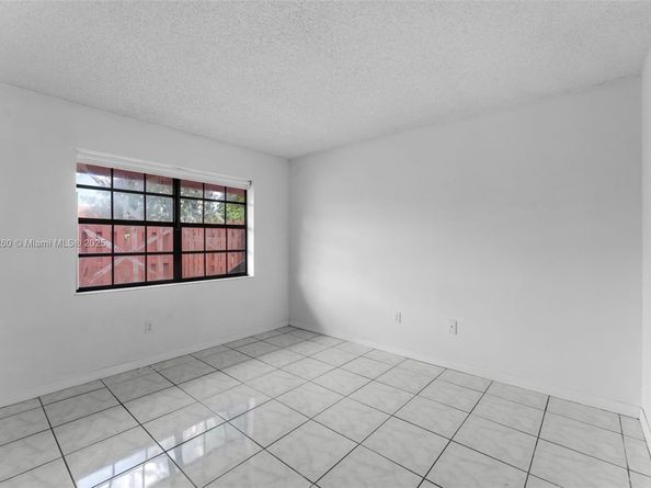 6908 SW 104th Ct, Miami FL 33173
