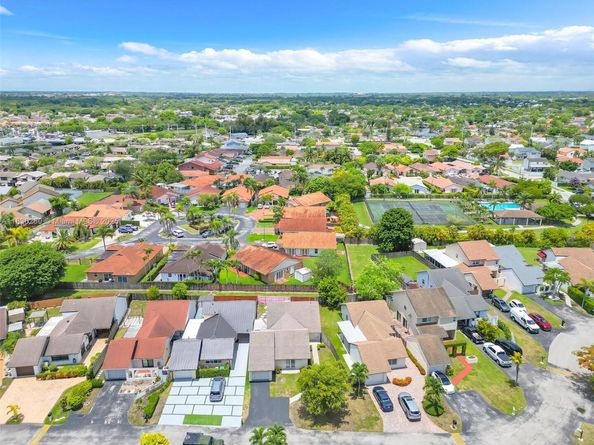 6908 SW 104th Ct, Miami FL 33173
