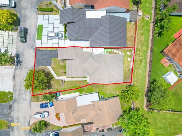 6908 SW 104th Ct, Miami FL 33173