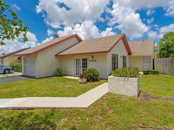 6908 SW 104th Ct