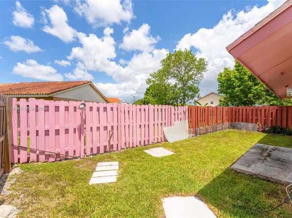 6908 SW 104th Ct, Miami FL 33173