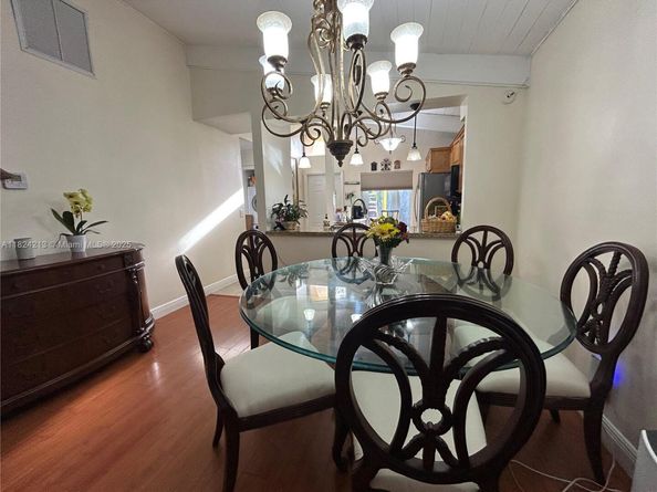 121 Briarwood Cir 15, Hollywood FL 33024
