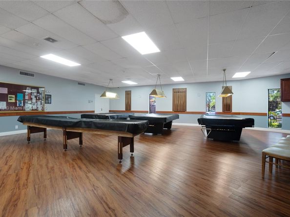 121 Briarwood Cir 15, Hollywood FL 33024