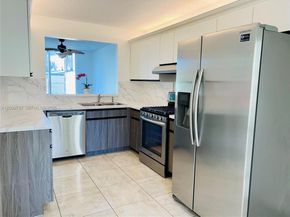 4530 NW 102nd Ct, Doral FL 33178