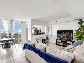1 Glen Royal Pkwy 1207, Miami FL 33125