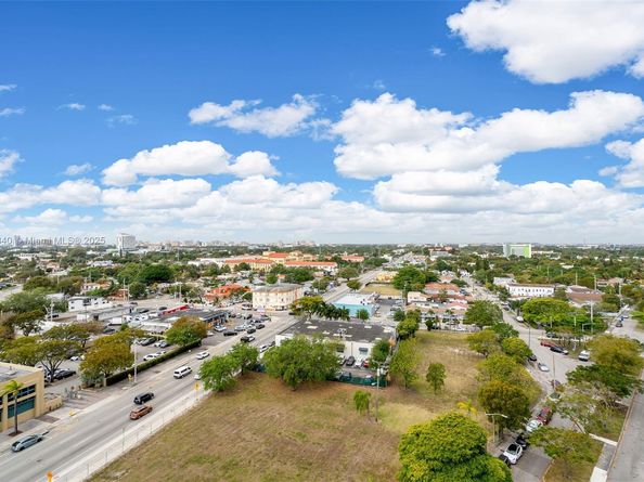 1 Glen Royal Pkwy 1207, Miami FL 33125