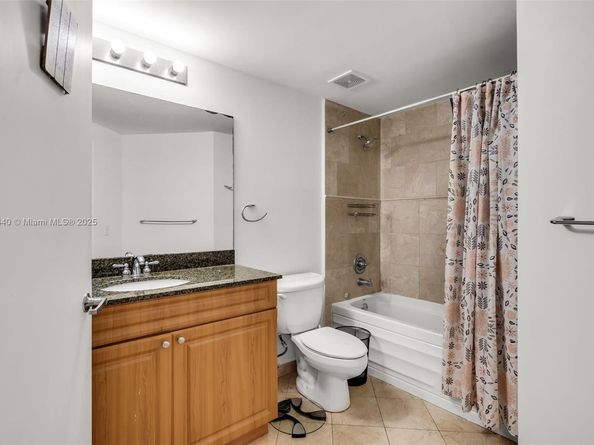 1 Glen Royal Pkwy 1207, Miami FL 33125