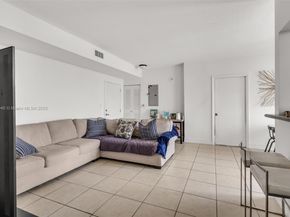 1 Glen Royal Pkwy 1207, Miami FL 33125