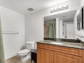 1 Glen Royal Pkwy 1207, Miami FL 33125