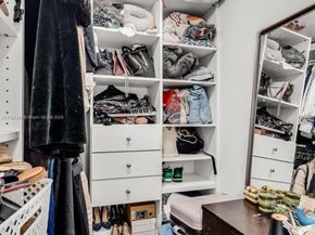 1 Glen Royal Pkwy 1207, Miami FL 33125