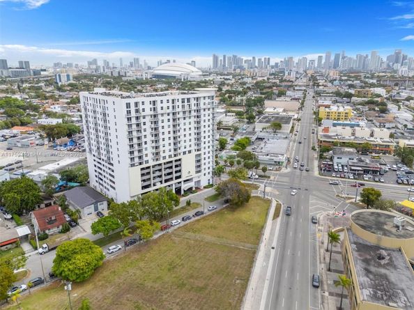1 Glen Royal Pkwy 1207, Miami FL 33125