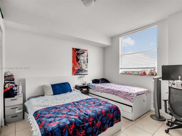 1 Glen Royal Pkwy 1207, Miami FL 33125