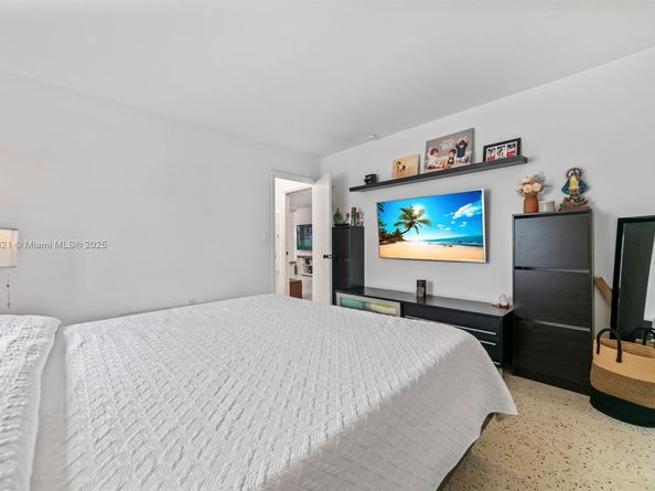 1136 NW 34th Ave, Miami FL 33125