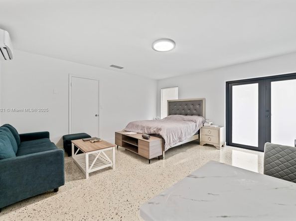 1136 NW 34th Ave, Miami FL 33125