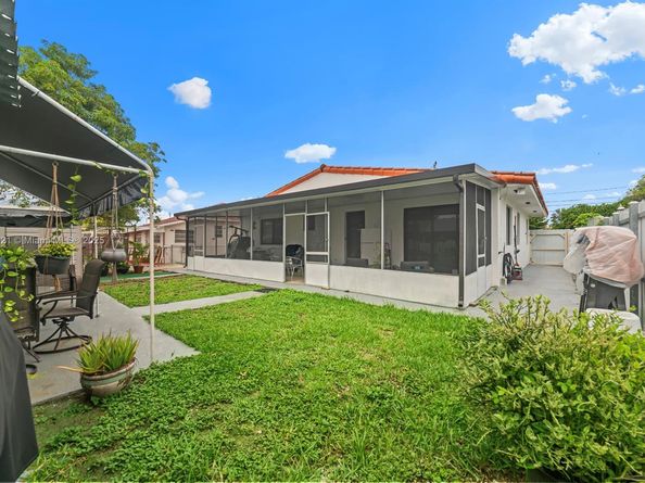 1136 NW 34th Ave, Miami FL 33125