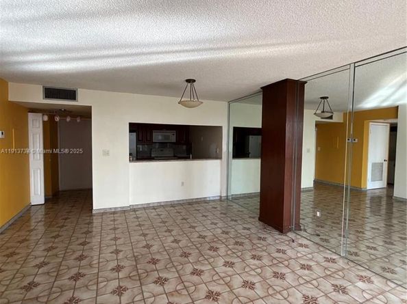 600 NE 36th St 817, Miami FL 33137