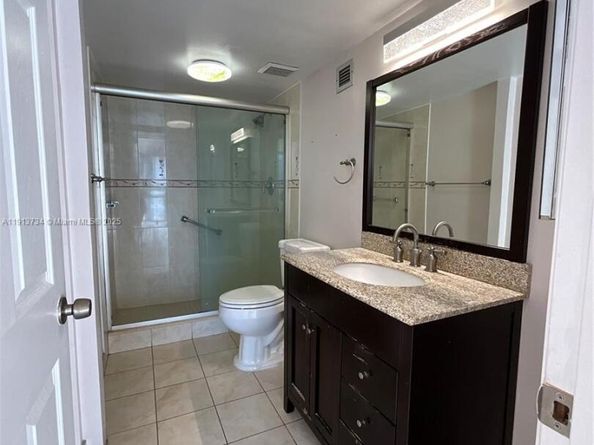 600 NE 36th St 817, Miami FL 33137