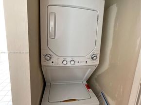 600 NE 36th St 817, Miami FL 33137