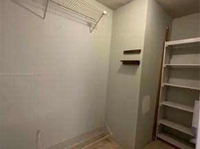 600 NE 36th St 817, Miami FL 33137