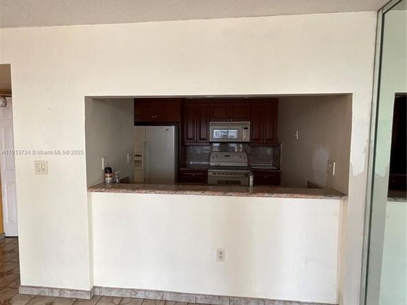 600 NE 36th St 817, Miami FL 33137