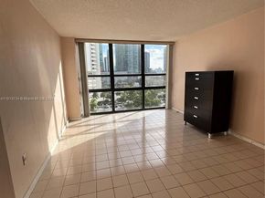 600 NE 36th St 817, Miami FL 33137