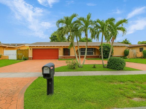 8930 NW 11th St, Pembroke Pines FL 33024