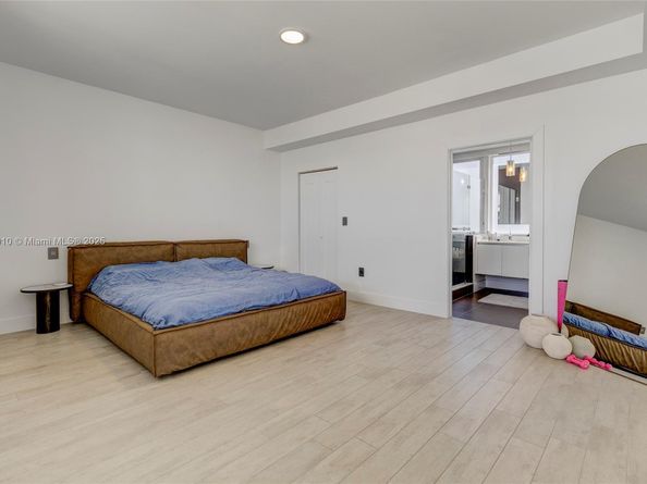 89 N Shore Dr, Miami Beach FL 33141