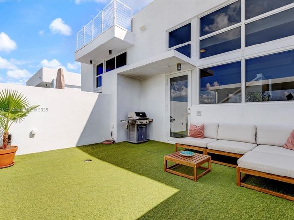 89 N Shore Dr, Miami Beach FL 33141